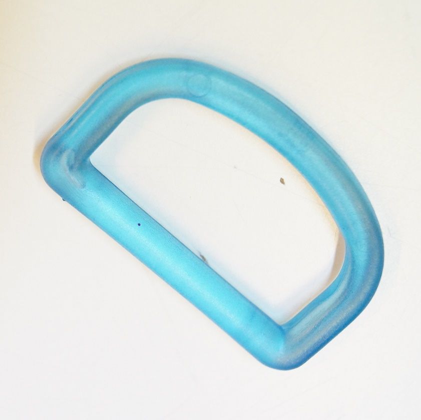 Rucksackschnalle, D-Ring und Karabiner - halbtransparent