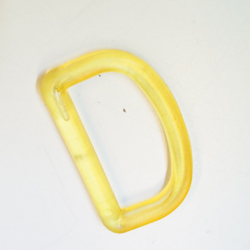 Rucksackschnalle, D-Ring und Karabiner - halbtransparent