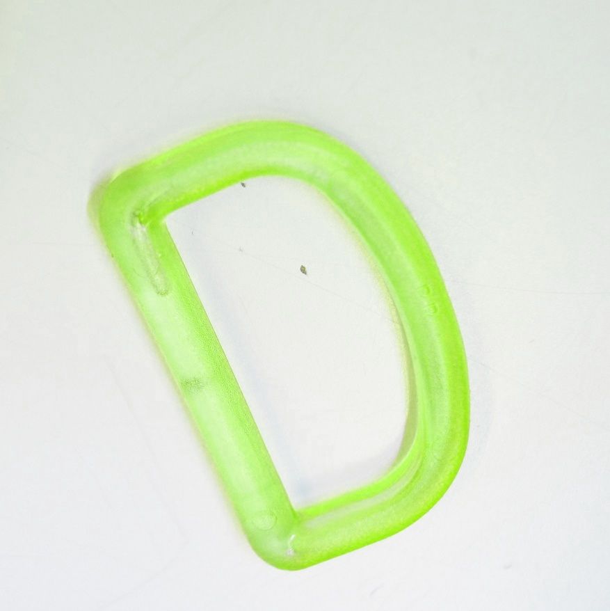 Rucksackschnalle, D-Ring und Karabiner - halbtransparent