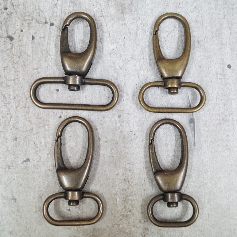 Karabiner altmessing 20-40mm Breite