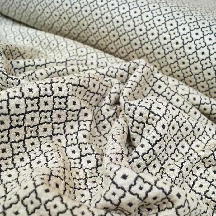 Reststück 35cmx140cm - Hilco Jacquardjersey "Ornamento" - ecru mit schwarz