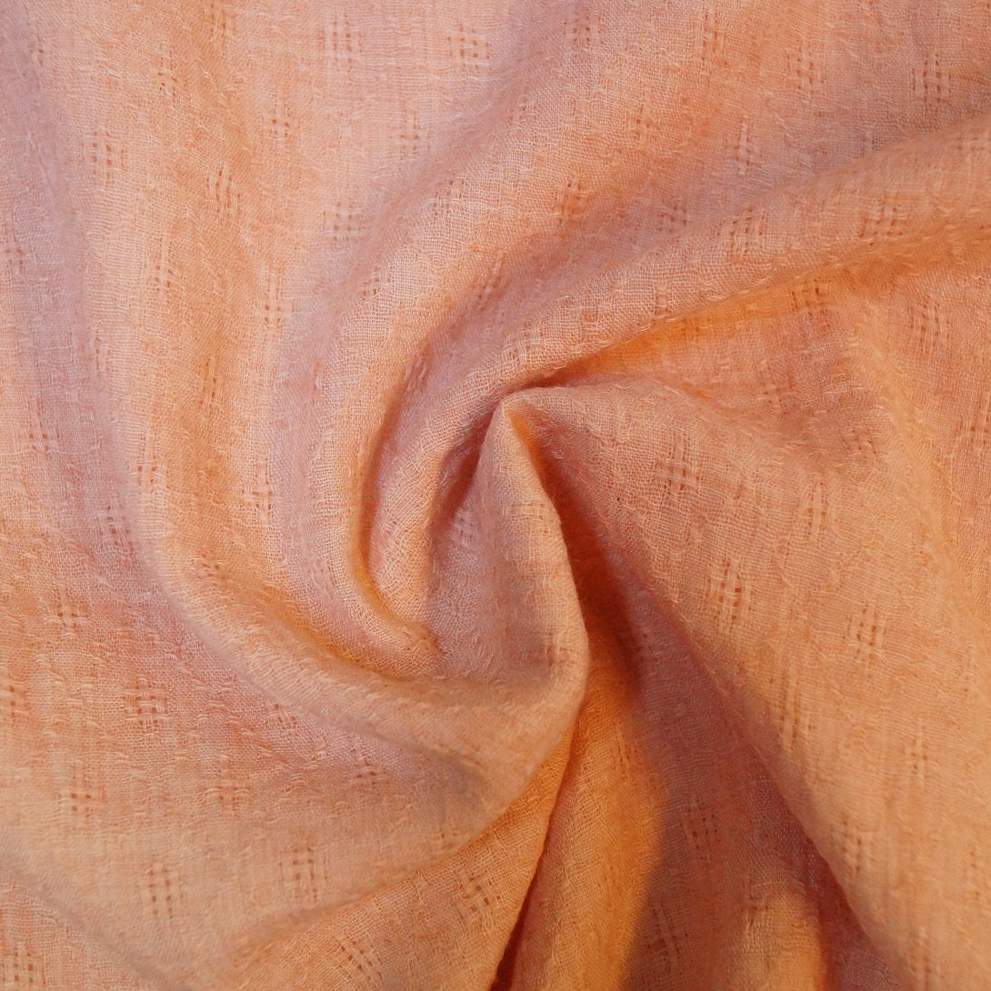 Feiner Webstoff mit Lochmuster - pastel apricot