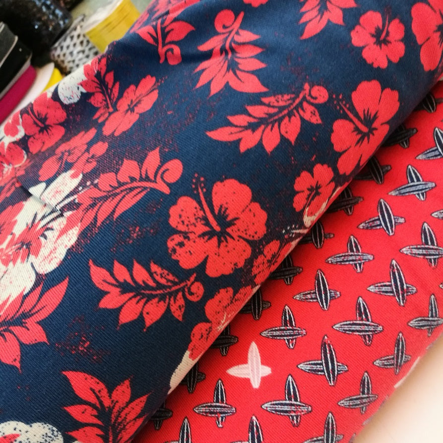 Jersey mit Surfboards rot