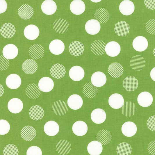 Moda Fabrics - Color Theory, Dots auf grün
